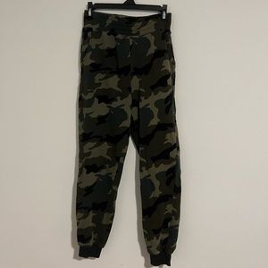 A+O camo sweatpants